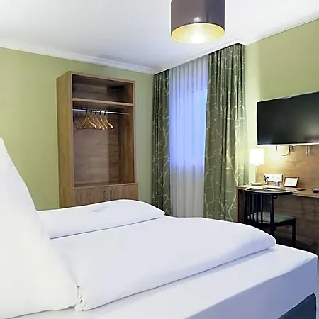 Ξενοδοχείο Roemerstadt 4*